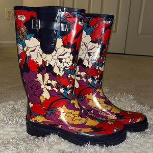 Sakroots rain boots size 10